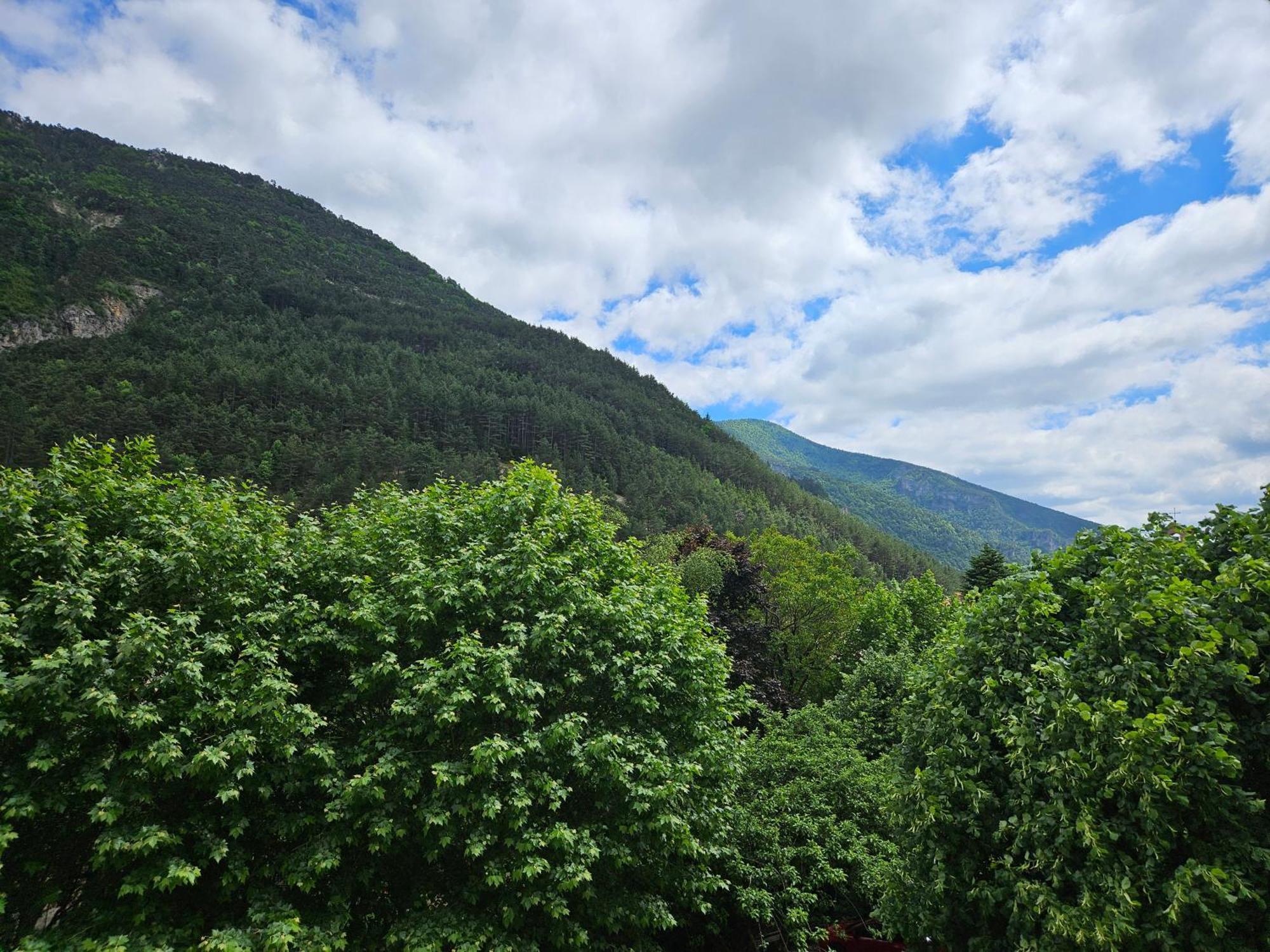 Hotel Le Mont Barral Creyers エクステリア 写真