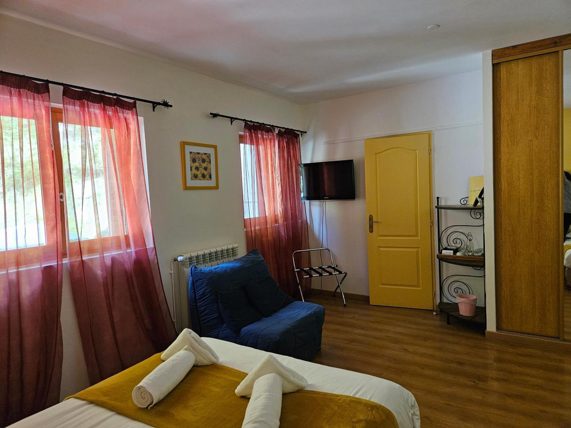 Hotel Le Mont Barral Creyers エクステリア 写真