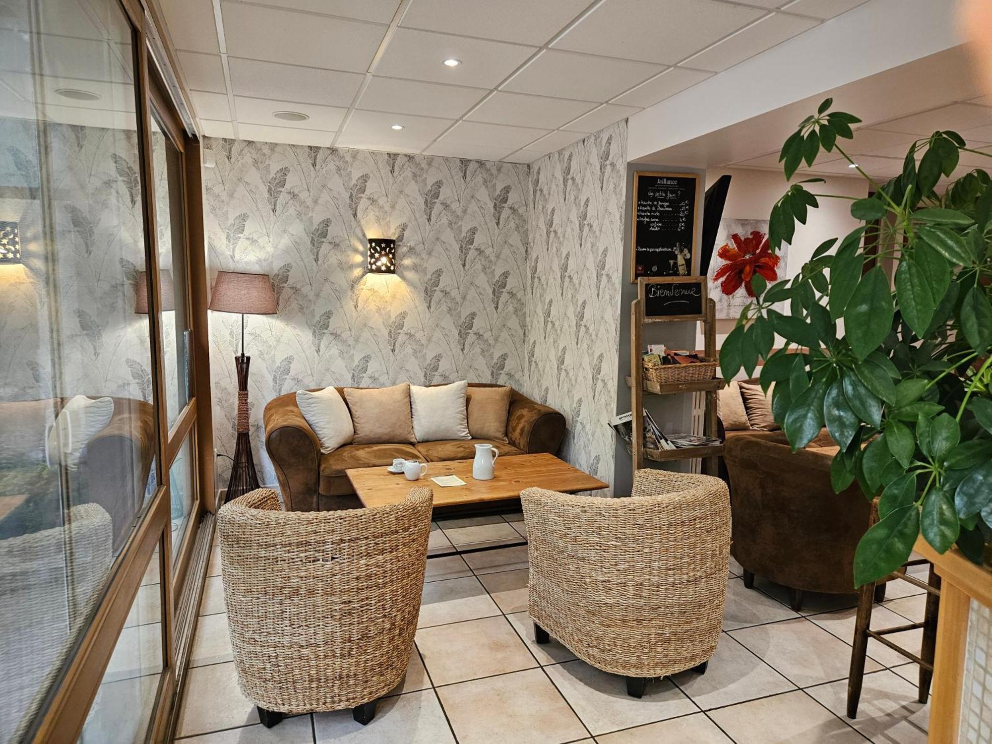 Hotel Le Mont Barral Creyers エクステリア 写真